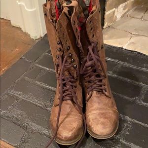 Steve Madden lace up combat boots- size 7.5